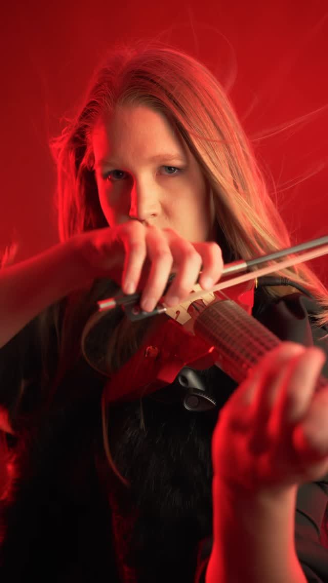 Du Hast — @rammsteinofficial on electric violin 🔥🎻

#rammstein #duhast #electricviolin #violincover #weilstrings