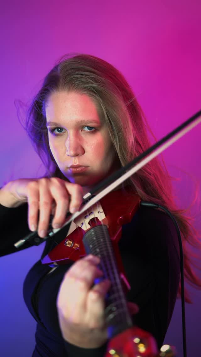 Britney Spears, but make it metal. 🎻🔥
#weilstrings #metalviolin #electricviolin #britneyspears #toxic