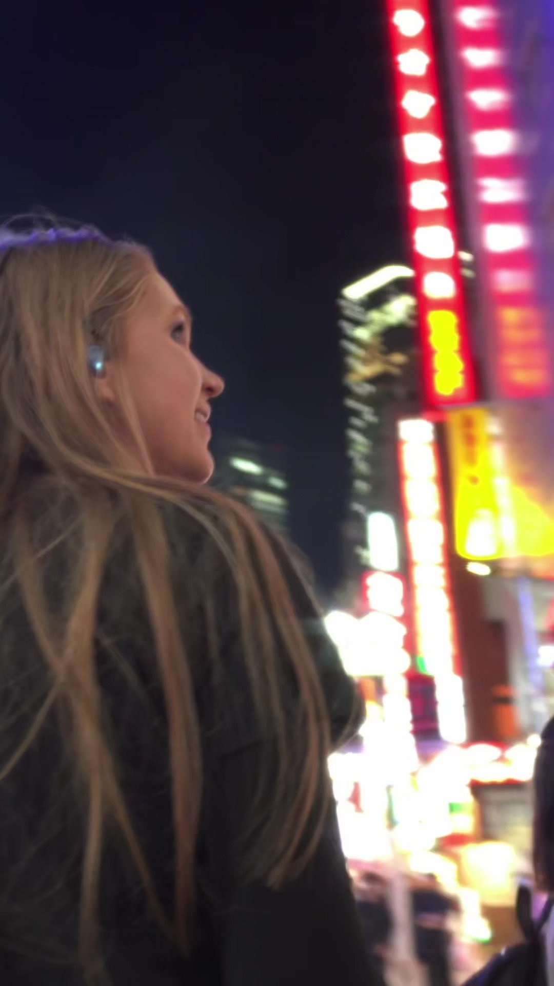 Come explore one night in Tokyo with me 🎻✨ Full adventure on YouTube — link in bio!

#weilstrings #violin #electricviolin #violincover #violinist #musicvideo #violinperformance #tokyo #tokyolights #tokyonight #visitjapan #japantravels #onenightintokyo #citylights #urbanvibes #wanderlustjapan #travel #travelvibes