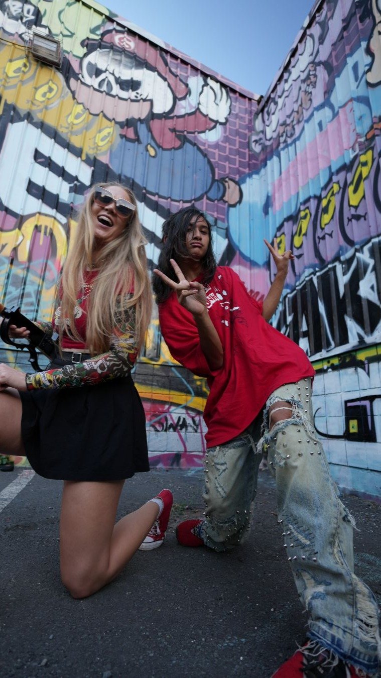 The Walls talk. Our rhythm shouts louder.

#ndotz #embraceit #artist #dance #streetdance #epiccollab #hiphop #ᴇxᴘʟᴏʀᴇᴘᴀɢᴇ #hiphopviolin #electricviolin #hiphopcollab #iamashermorgado #ashermorgado #weilstrings